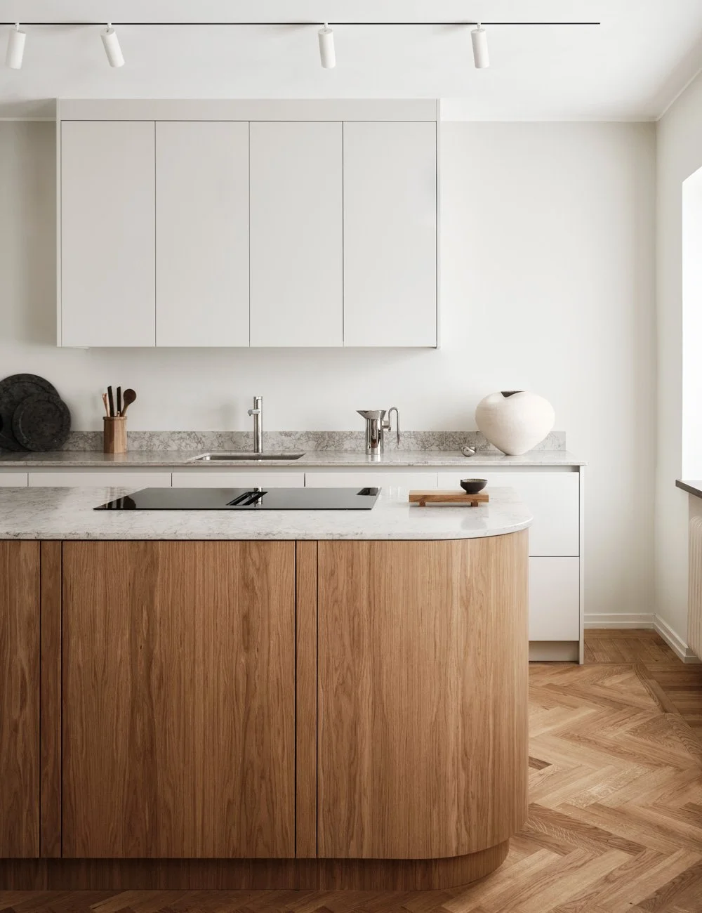 Picture of Kitchen Design and Decorating Ideas With Cabinets, Islands ...