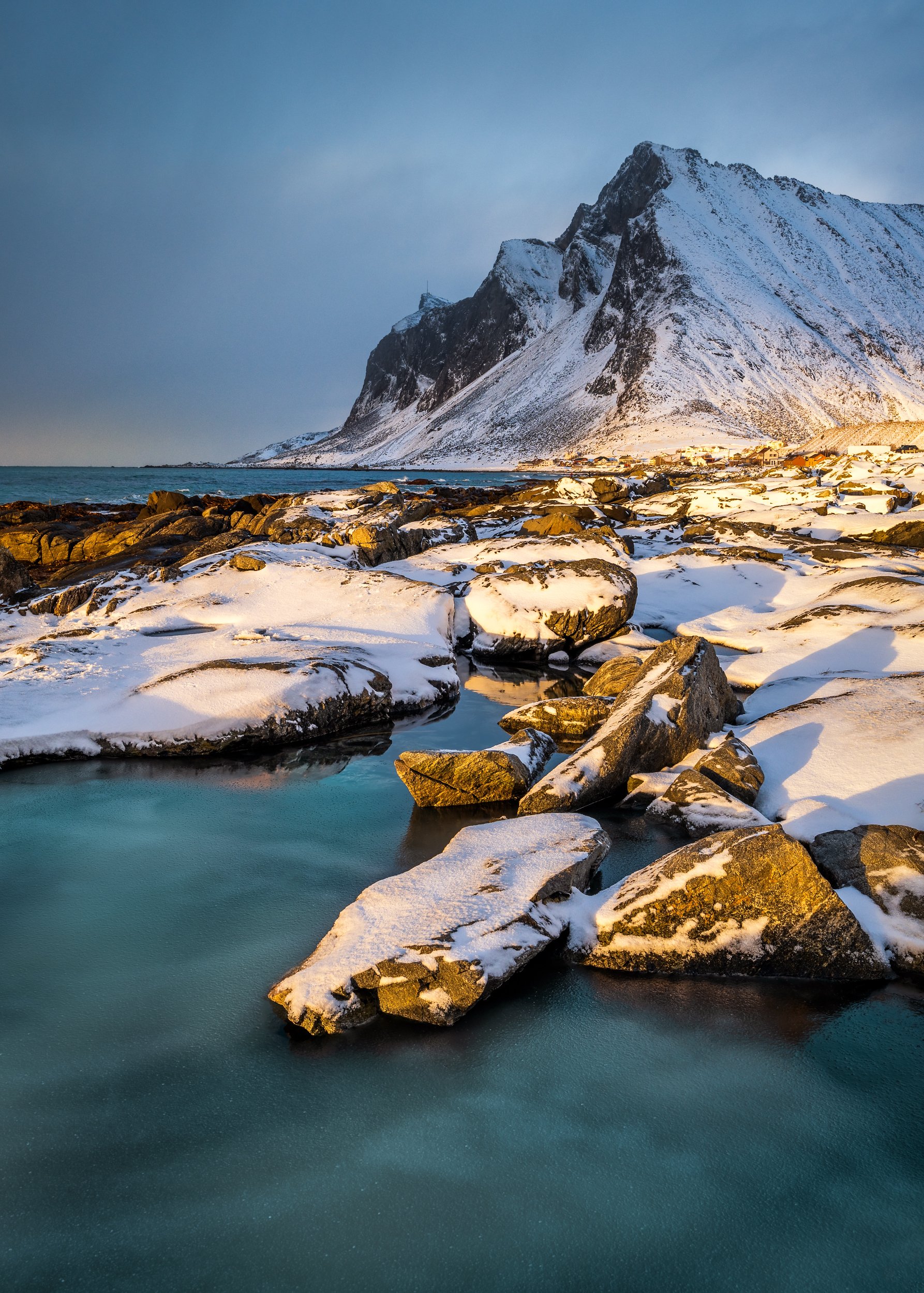 Vikten Gold_Long Edge_1786x2500_U_120_Lofoten 23.jpg