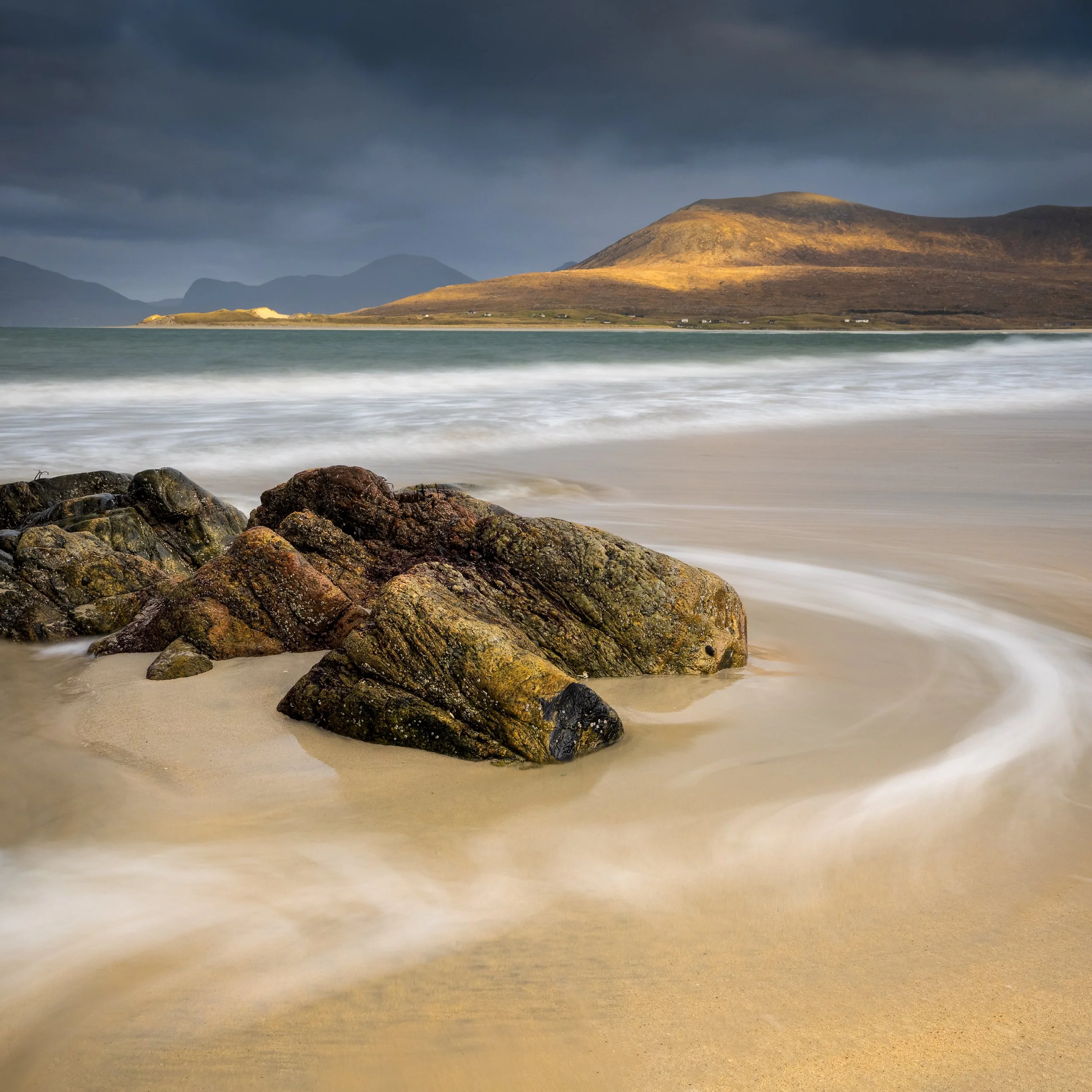 Swirly whirly_2500x2500_U_150_Long Edge.jpg