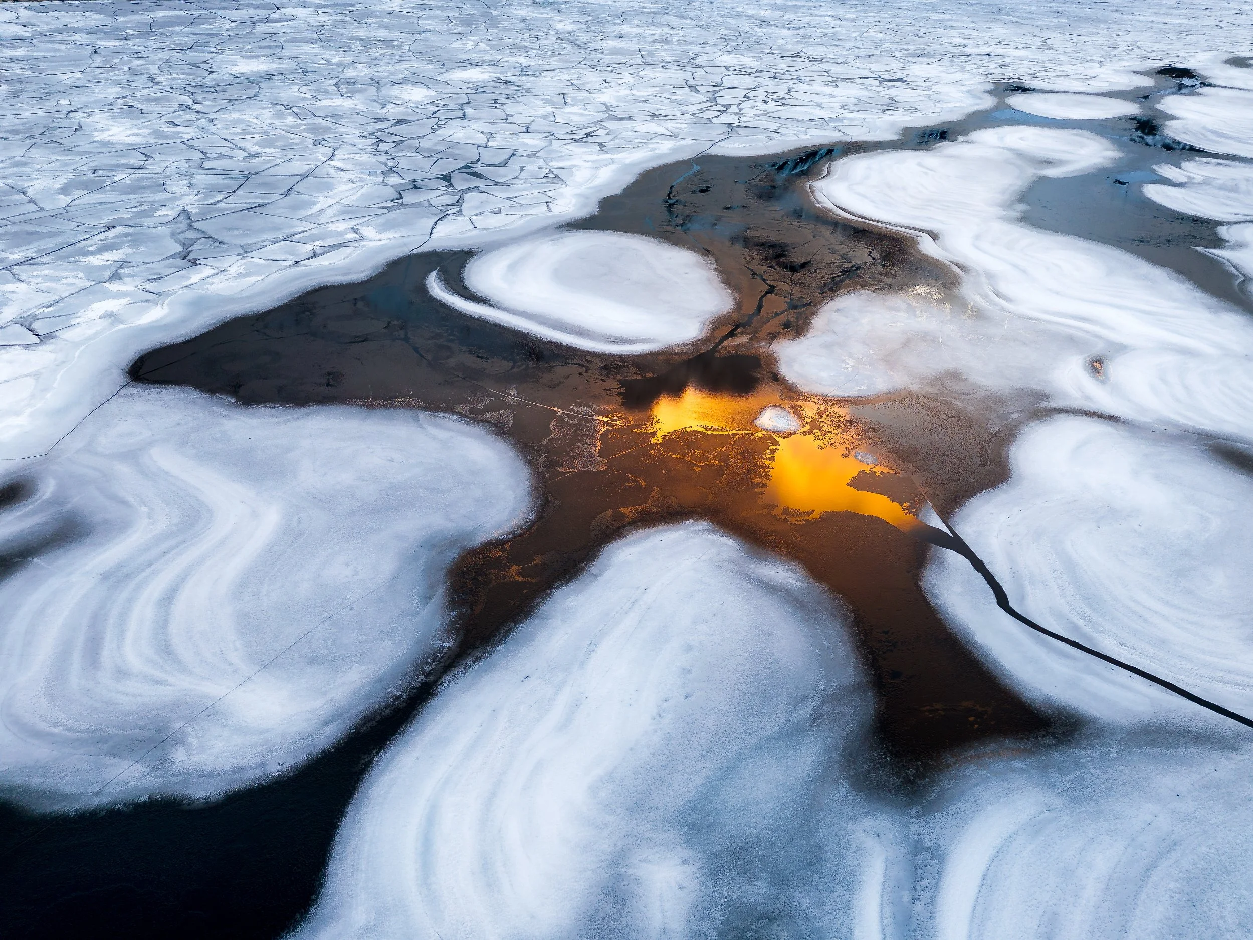 Drone cracks orange 2_2500x1875_U_150_Long Edge.jpg