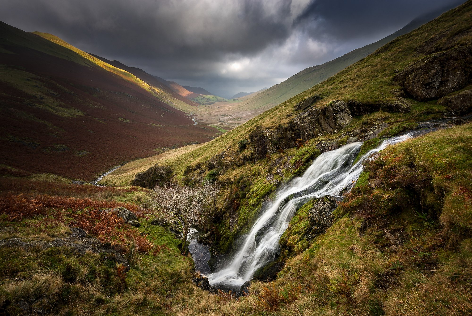 Waterfall 1_Long Edge_2000x1337_U_200.jpg