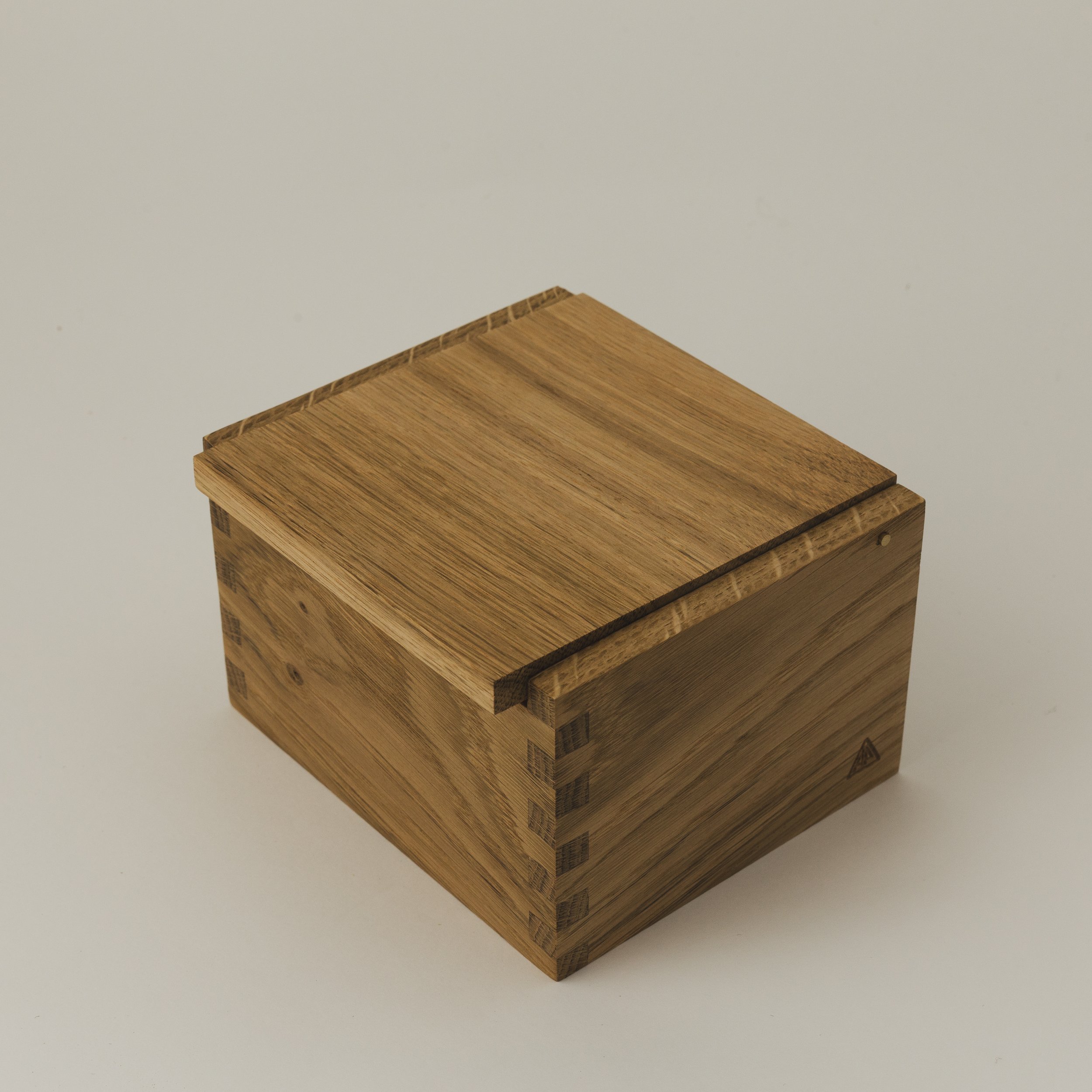 AP16-Oak-D-4.jpg
