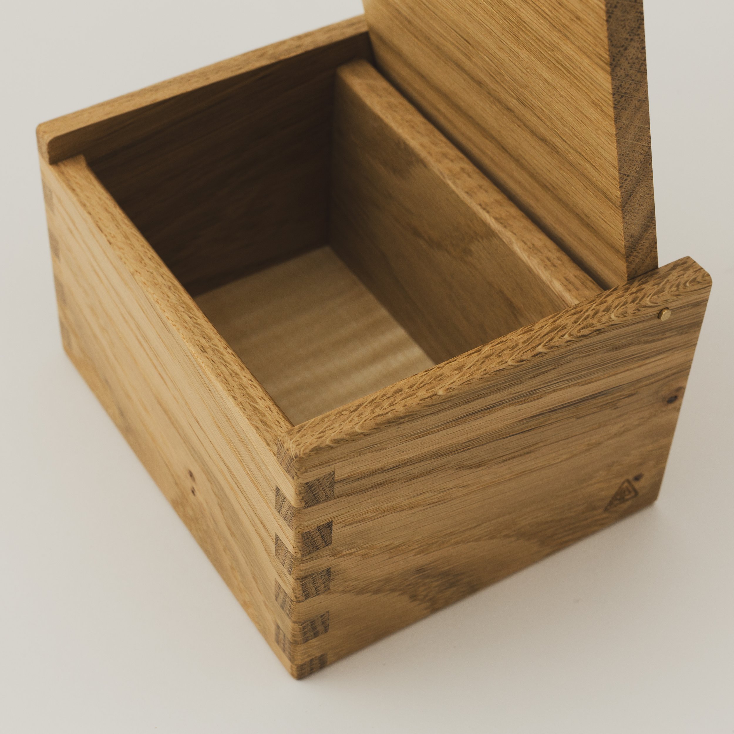 AP16-Oak-Rnd-A-4.jpg
