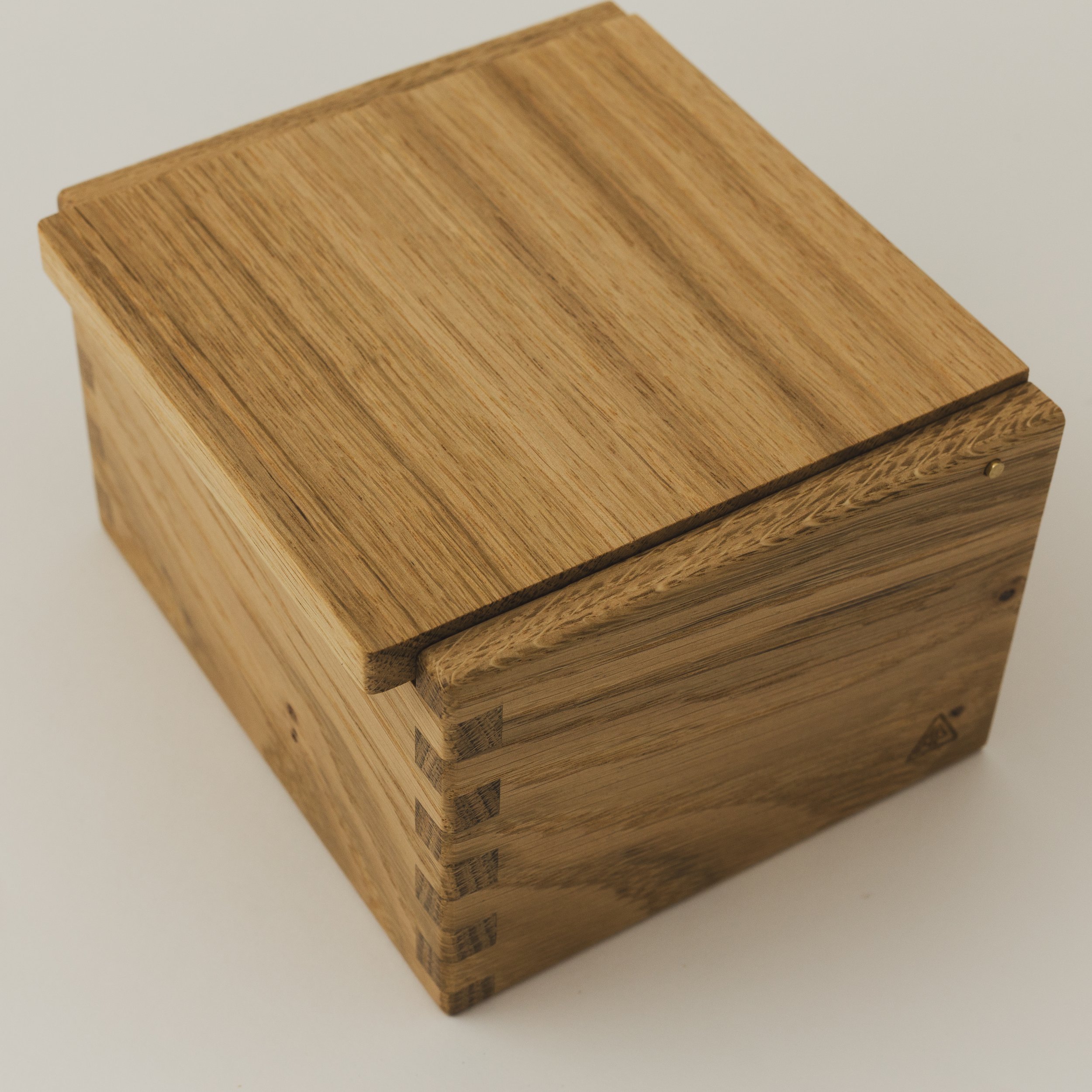 AP16-Oak-Rnd-A-3.jpg