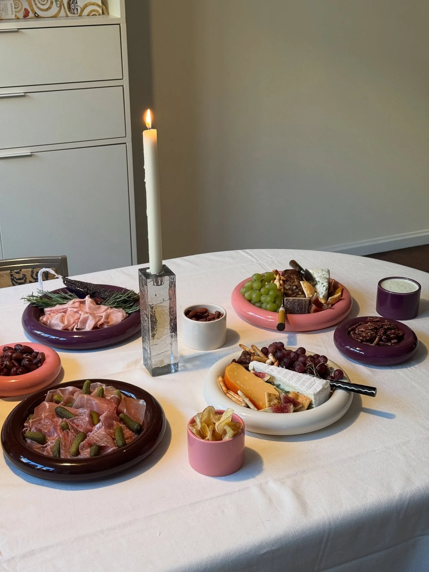 September 🥳 

#birthdaymonth #gustafwestman #tablescape #decoration #interiordesign