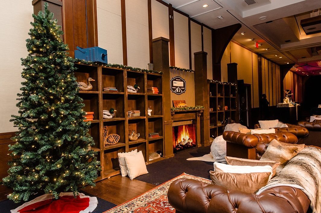 Nothing says the holidays like a cozy ski lodge vibe! 🏔️✨ 

From furniture to decor, we&rsquo;ll transform your event space into a wintery mountain retreat, bringing the charm of an alpine ski lodge right to the heart of New York. ❄️🏙️
 
#nycevents