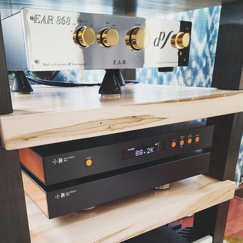 EAR, Pass Labs, Coincident Speaker Technology, Acoustic Solid, Holo May, Silent Angel, AudioQuest, Entracte Audio, Silversmith Audio, IsoAcoustics, Nordost, Vibrapod, audio, audiophile, high-end, hi-fi, PMA Magazine, Robert Schryer