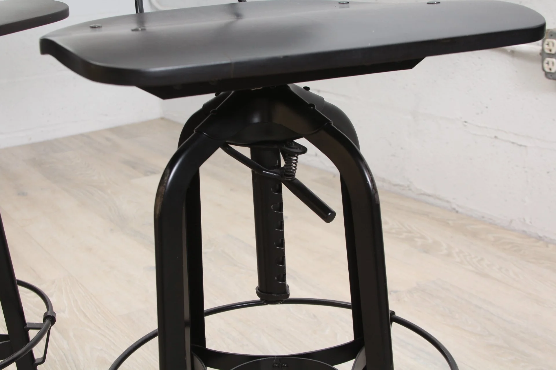 setof4restorationhardwarevintagetoledocounterbarstools