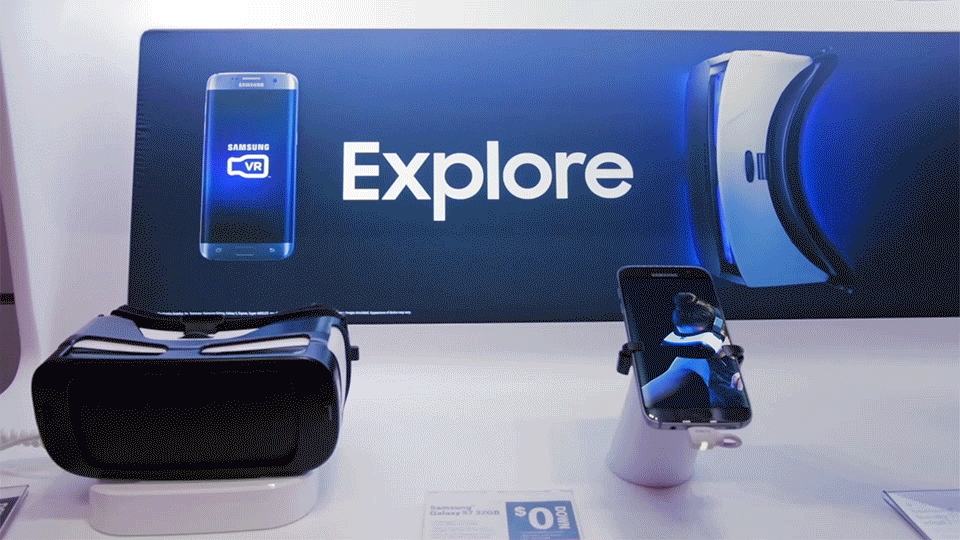 Devices connected to each other for retail demonstration