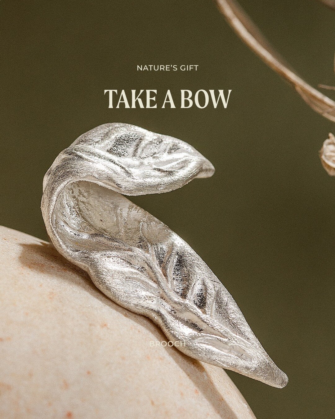 🎀✨ Step into the Spotlight with our Take A Bow Brooch! 

Dive into a world of curiosity and charm with this special brooch &ndash; it's not just an accessory, it's an invitation to ignite conversation and spark wonder! 💬✨ Let your creativity shine 