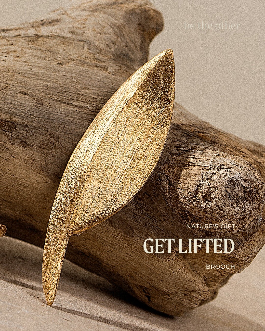 A breath of fresh air for your wardrobe. 🌿
The Get Lifted brooch: minimalist, effortless, and made to help you reimagine what you already own.
Sustainability never looked so good. ✨

💬 Drop a 🍃 below if you're ready to lift your style naturally!

