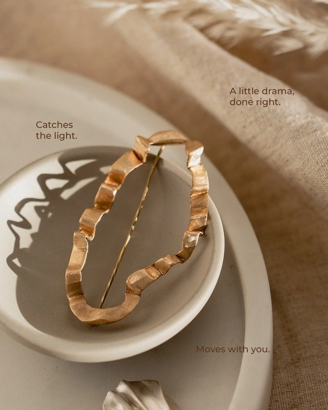 Embrace has personality.
It moves, it reflects light, it does that little extra thing without feeling heavy.

It&rsquo;s the brooch you wear when you want your outfit to feel alive.
(And yes&hellip; it&rsquo;s been featured in #absolutelymagazines Ho