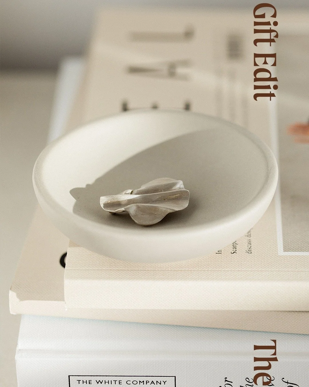 The hardest part of Mother&rsquo;s Day? Finding a gift she&rsquo;ll actually love.
So we made it easier.

Our Gift Edit - curated scarf and brooch bundles designed to celebrate the amazing women in our lives. 

Your mum.
Your aunty.
Your sister.
Your