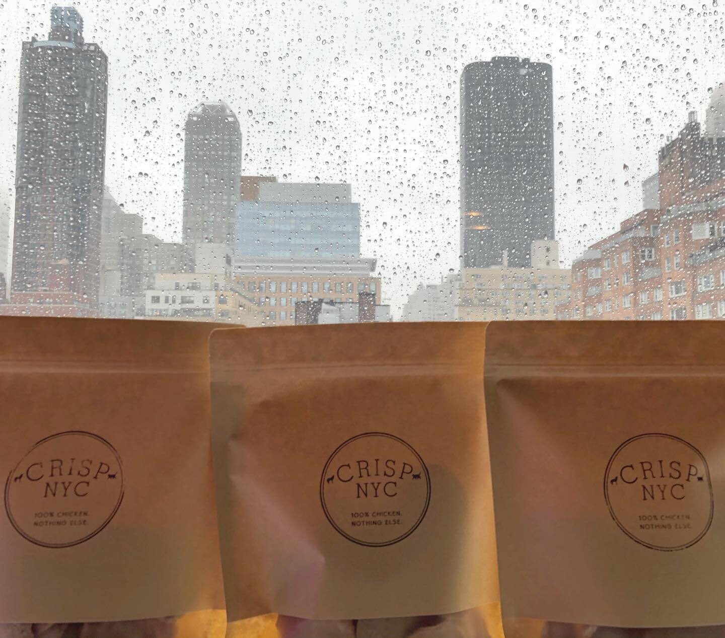 Keep your 🐱🐶 gloom free on 🌧 days with Crisp NYC Natural Crisps!