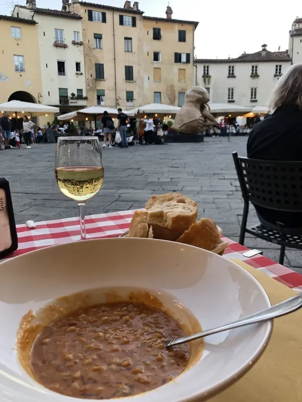 Landing in Lucca: The Day to Day