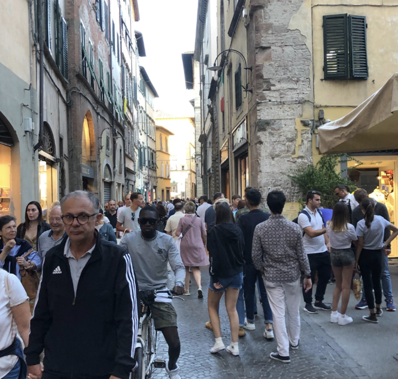 Landing in Lucca: The Evocative Thread