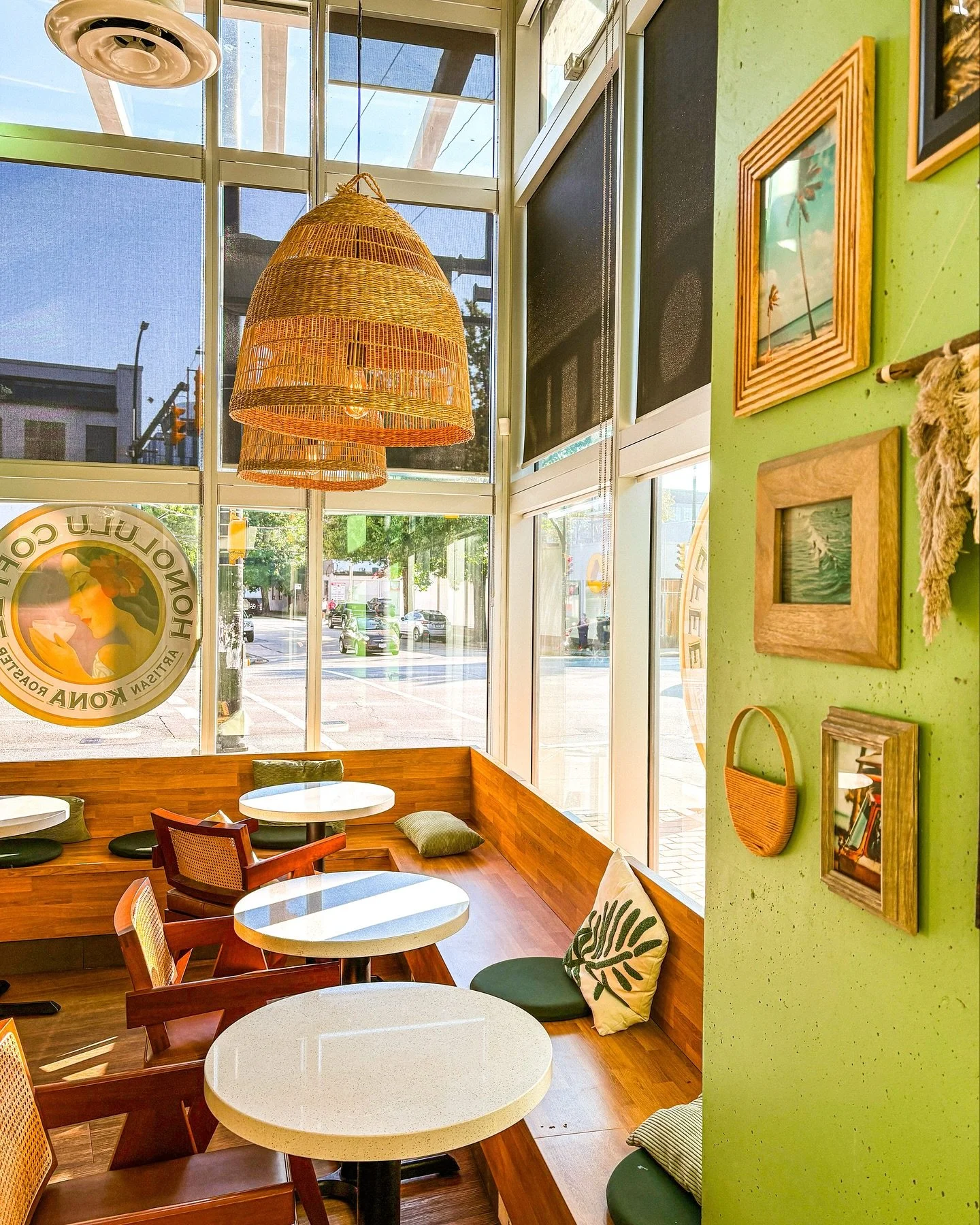 Every corner feels like Hawaii 🌺

#honolulucoffee #yvr #vancouver #vancouvercoffee