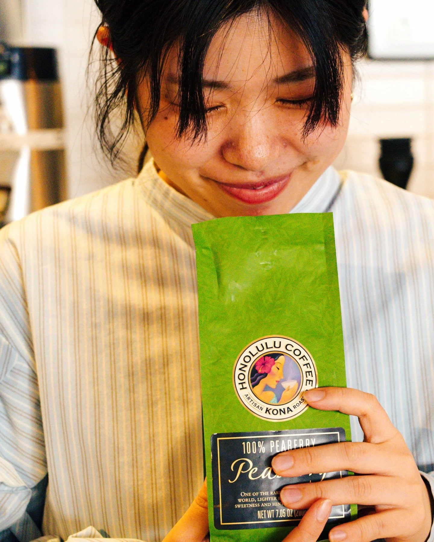 Smell it. Pour it. Enjoy it. 🌺
Simple as that.