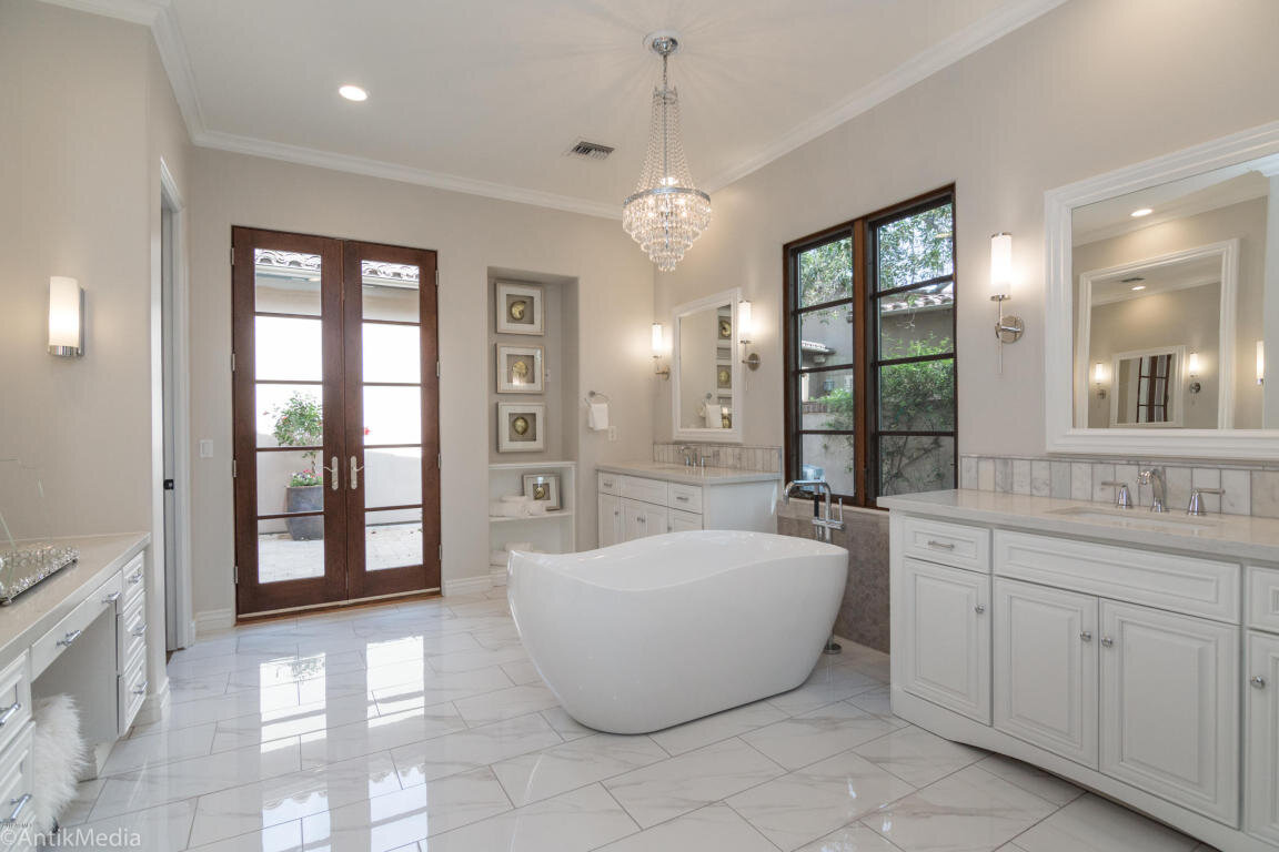 Master Bath 2.jpg