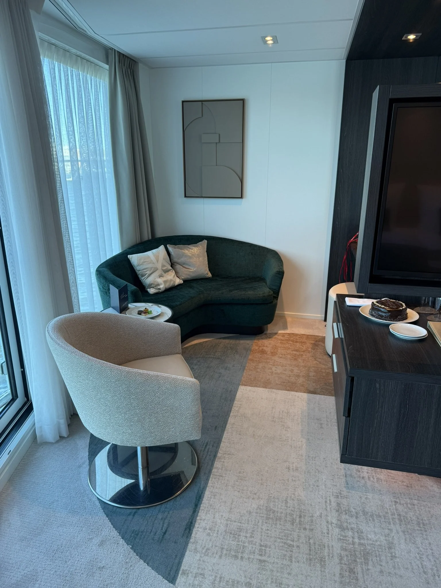 Amadeus  Cara - Suite Sitting Area 