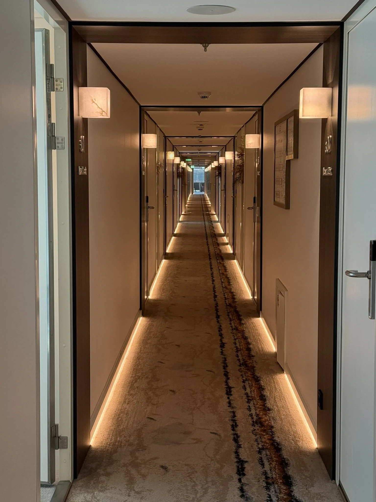 Amadeus Cara - Hall Corridor