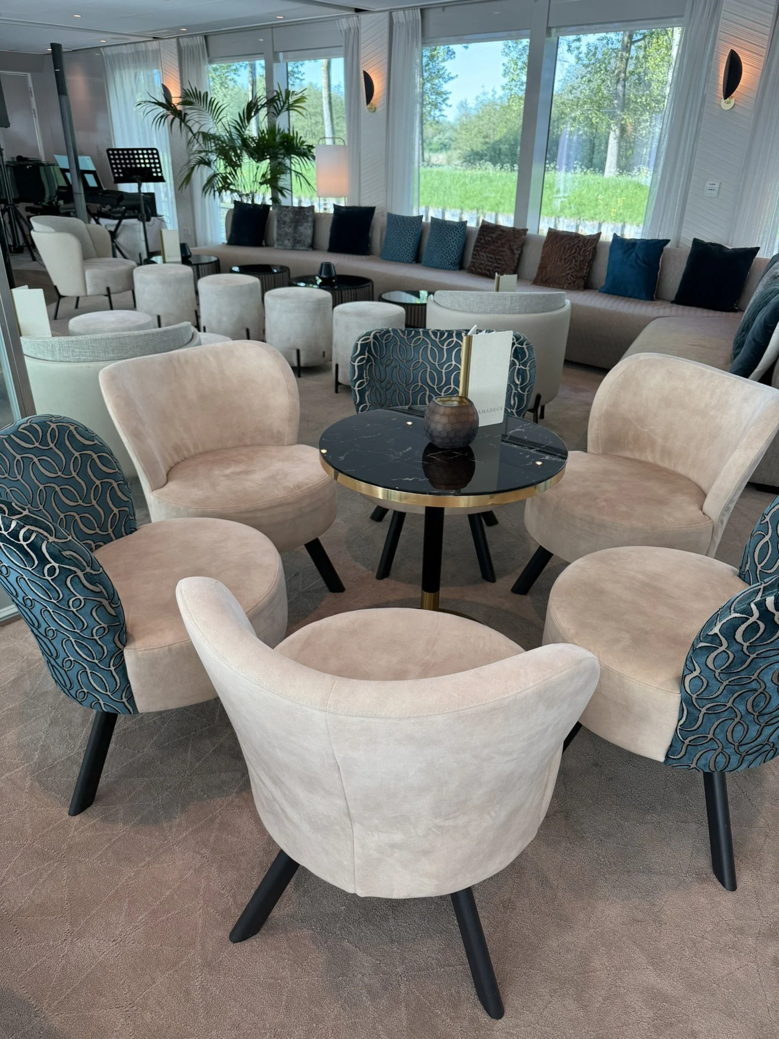 Amadeus Cara - Panorama Lounge 2