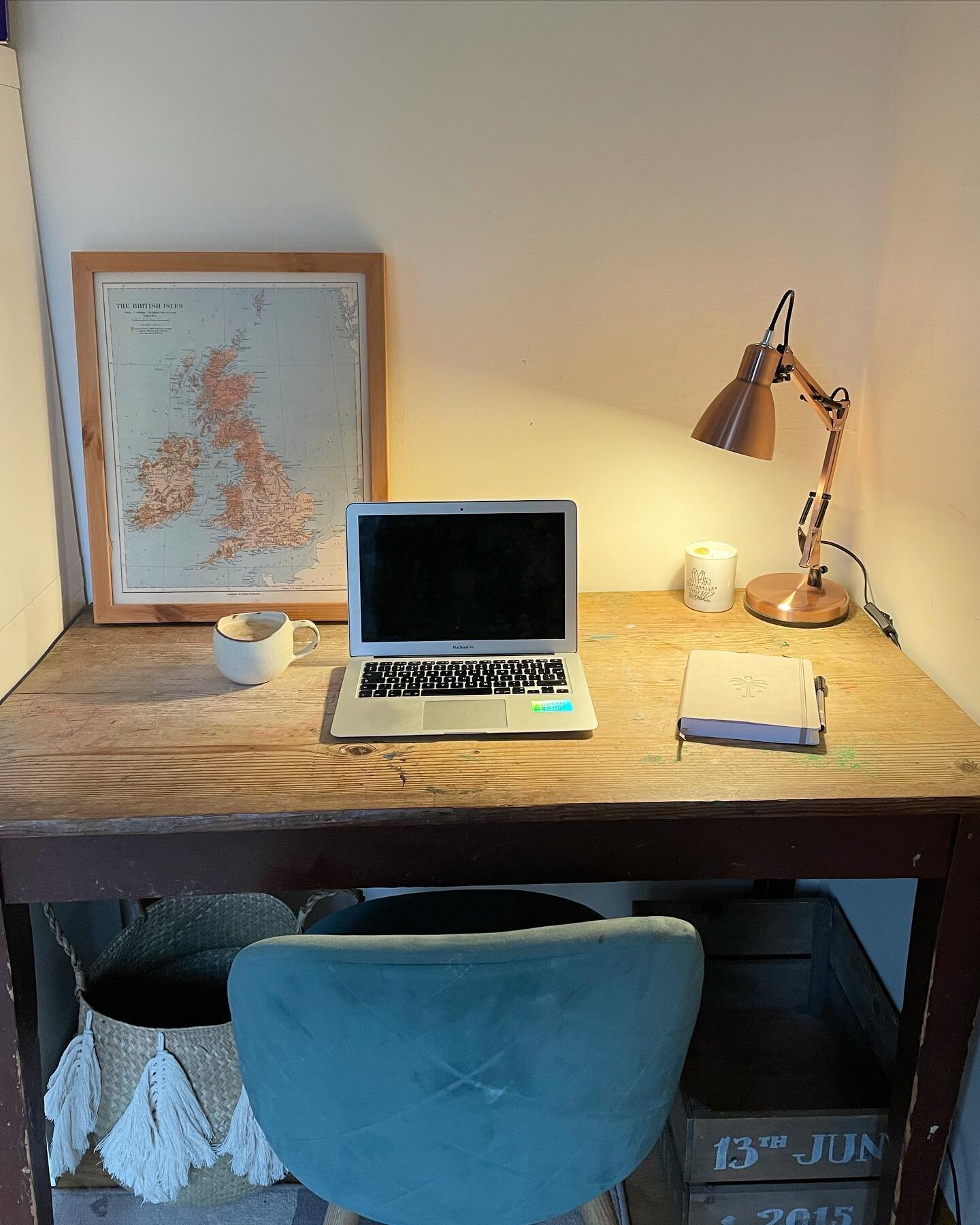 Okay, essentially this is just a photo of a table, but it&rsquo;s a big deal for me because after almost 18 months of working at my kitchen table I have made myself an actual work space at home ✨💥 and I was very excited to sit down here today and ge
