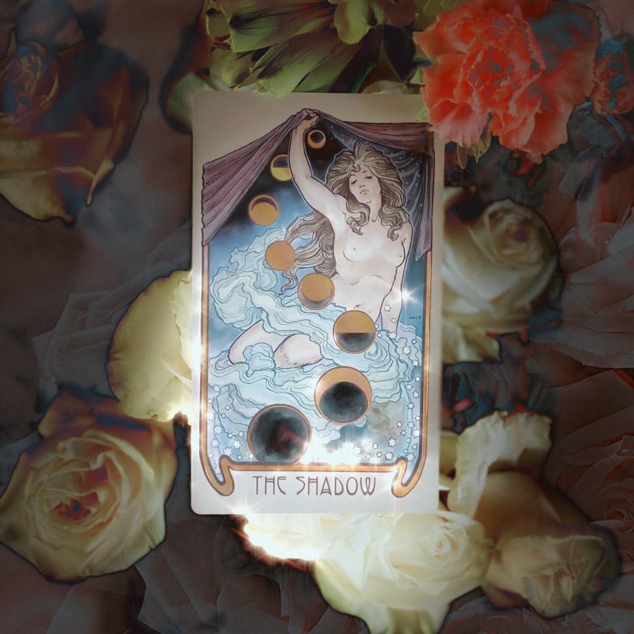 Scorpio Moon

The waning moon in Scorpio brings psychic exploration to find what needs to be released. Raw feelings, intuition and tears are possible as you say goodbye to that which is slipping away or dying. 

There is an amplification of intuitive