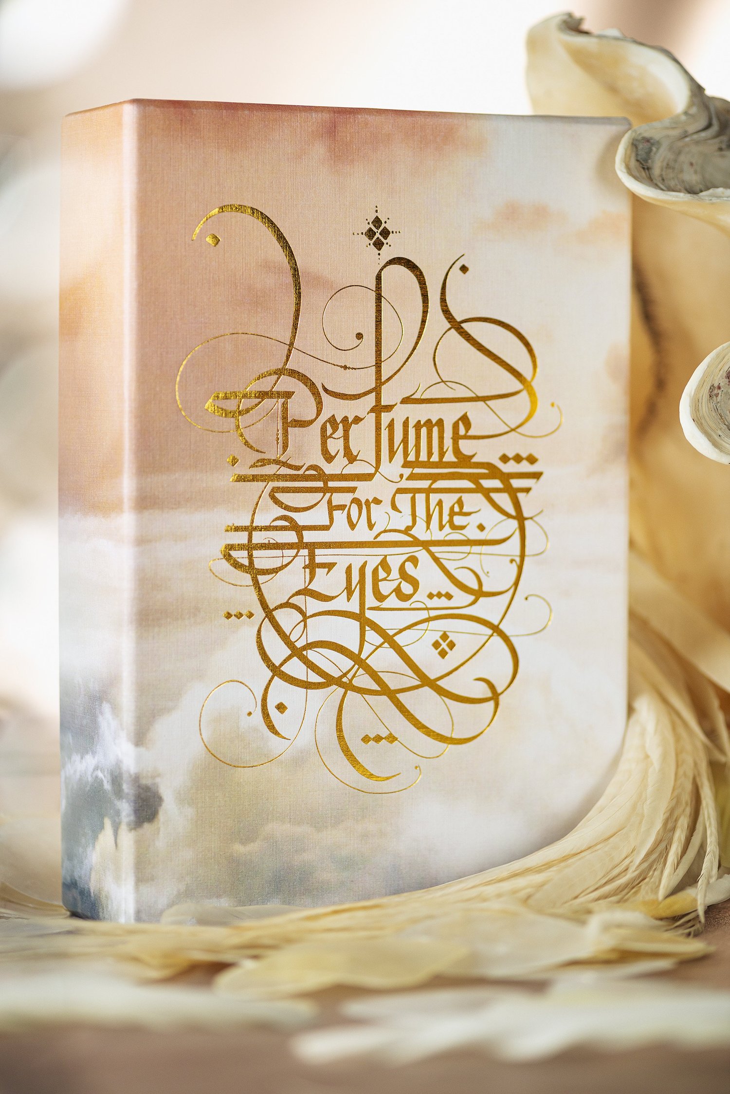 Perfume for the Eyes tarot deck kit box