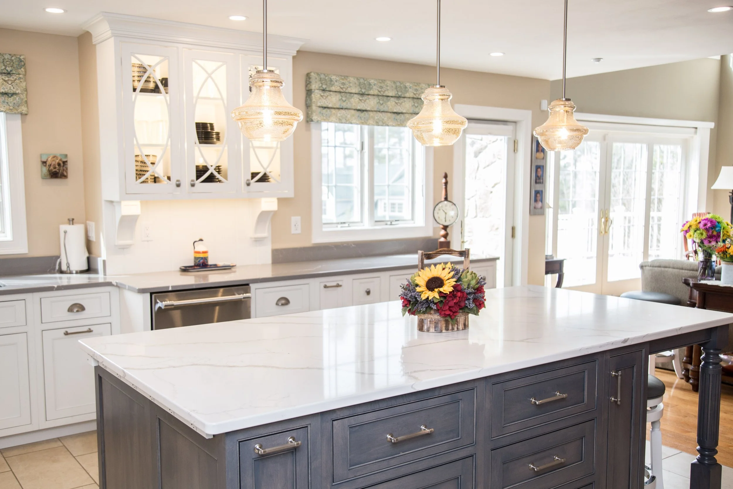 Traditional Transitional Kitchen Remodel by Decorative Interiors project photo 2