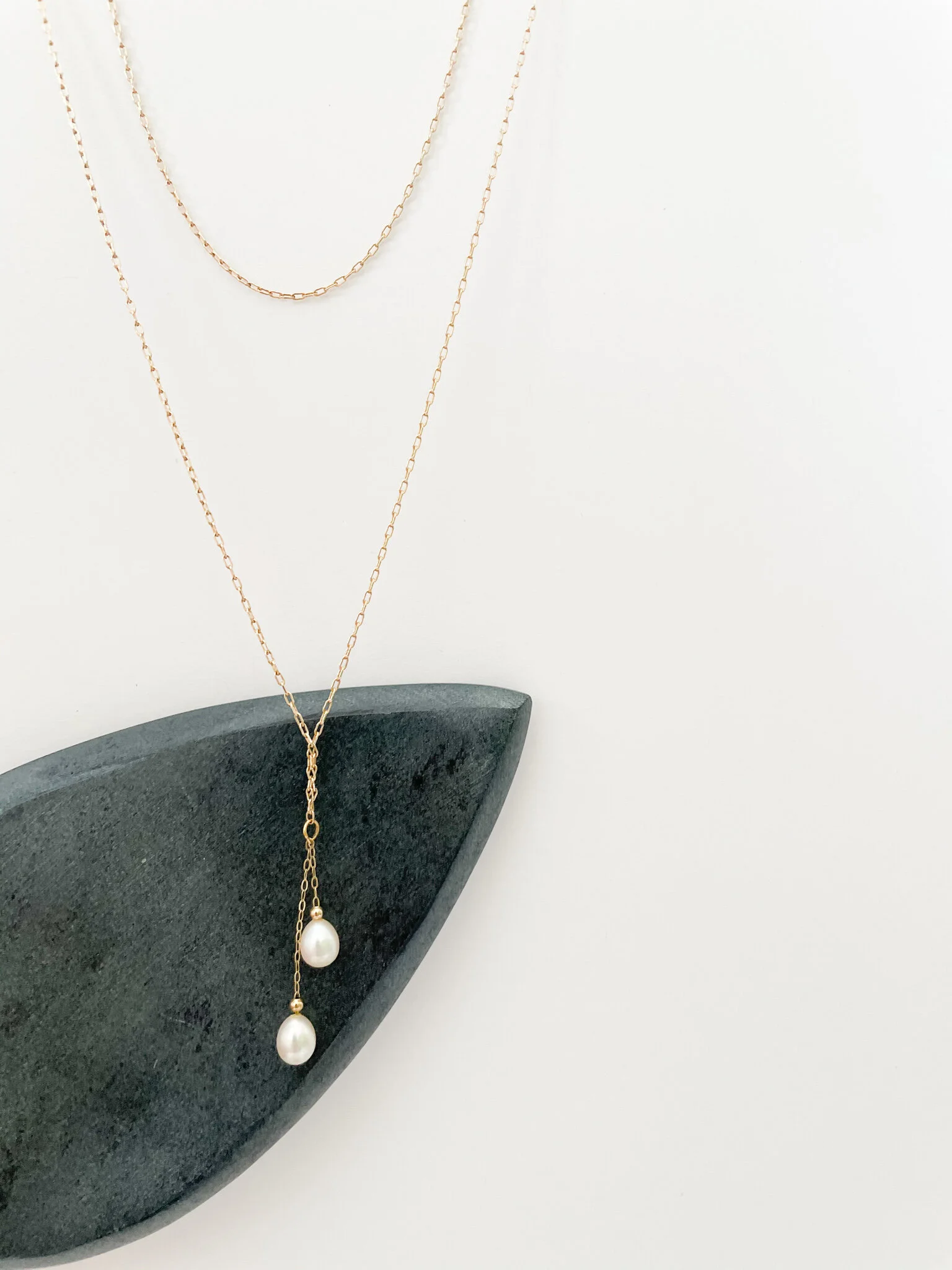 2 Pearls, Gold Chain