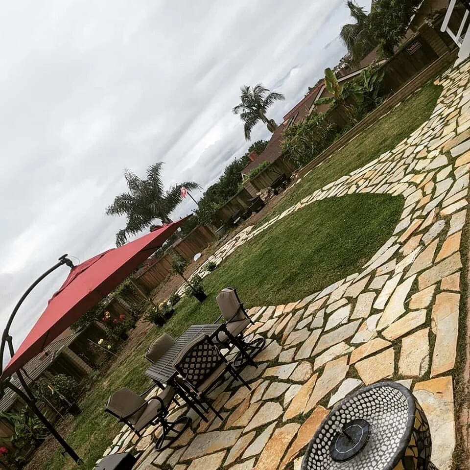 Seating area flagstone curves AFTER