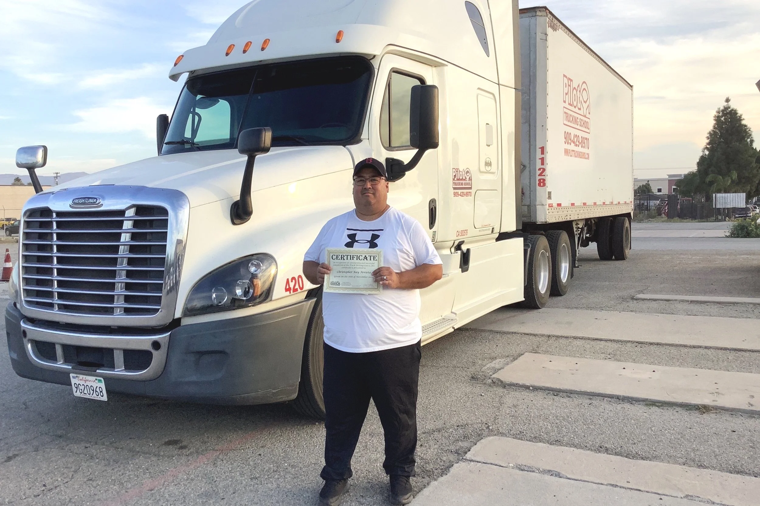 Español— Pilot Trucking School Capacitación CDL Fontana, CA — Pilot