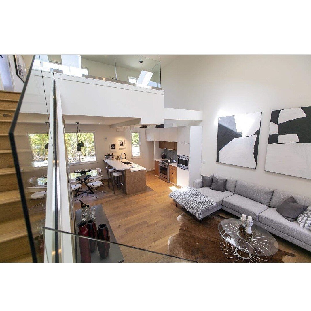 Modern 'loft living' can be found all over the world and we have some great examples of it right here in California. The Elk Lofts in Glendale are townhome/loft hybrids that embrace the Urban Modern vibe while still keeping it family-friendly. ⁠
⁠
#t