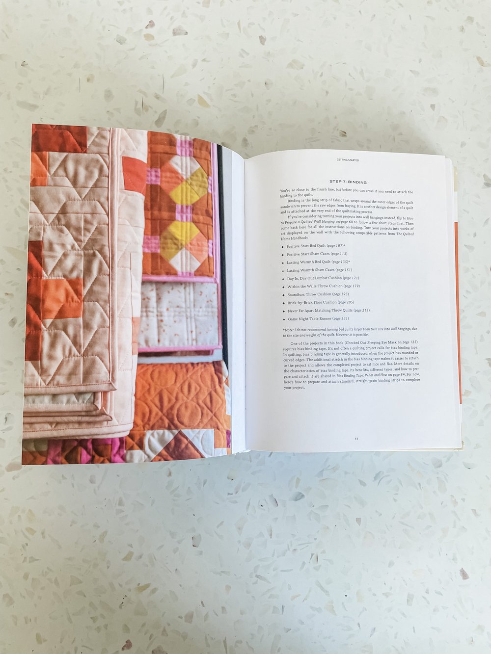 The Quilted Home Handbook: A Guide to Developing Your Quilting  Skills-Including 15+ Patterns for Items Around Your Home: Chow, Wendy,  Paige Tate & Co.: 9781950968626: : Books