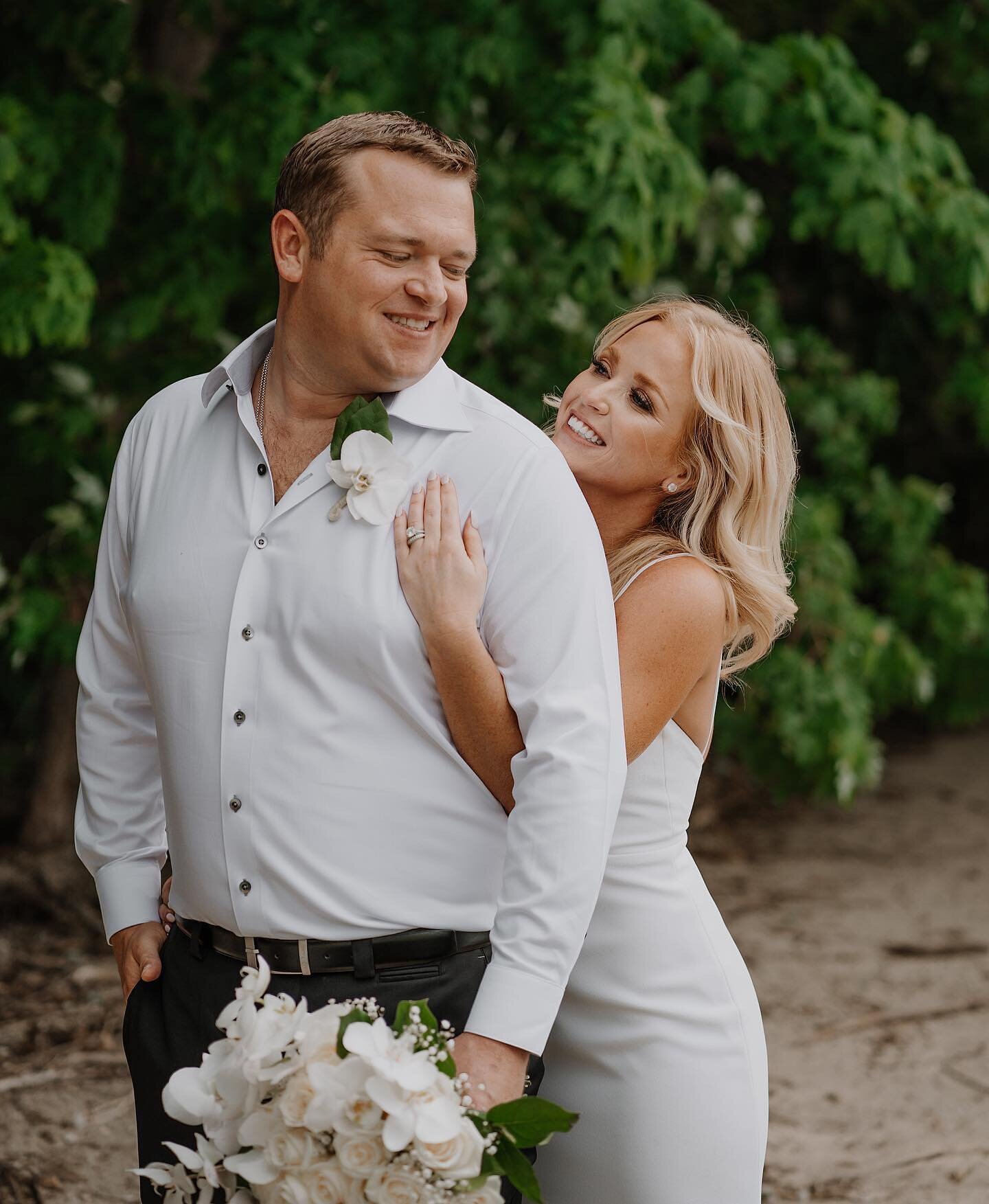 these two had a perfect day for their intimate wedding with family!