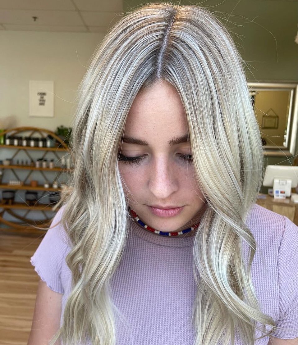 California blonde highlighting by @hairbypferg 

This technique should be done every 8-10 weeks. 

To keep your beautiful new blonde mane healthy, bright &amp; shiny,
We recommend using davines 💜heart of glass at home. Or for Toning, Mojave rain apo