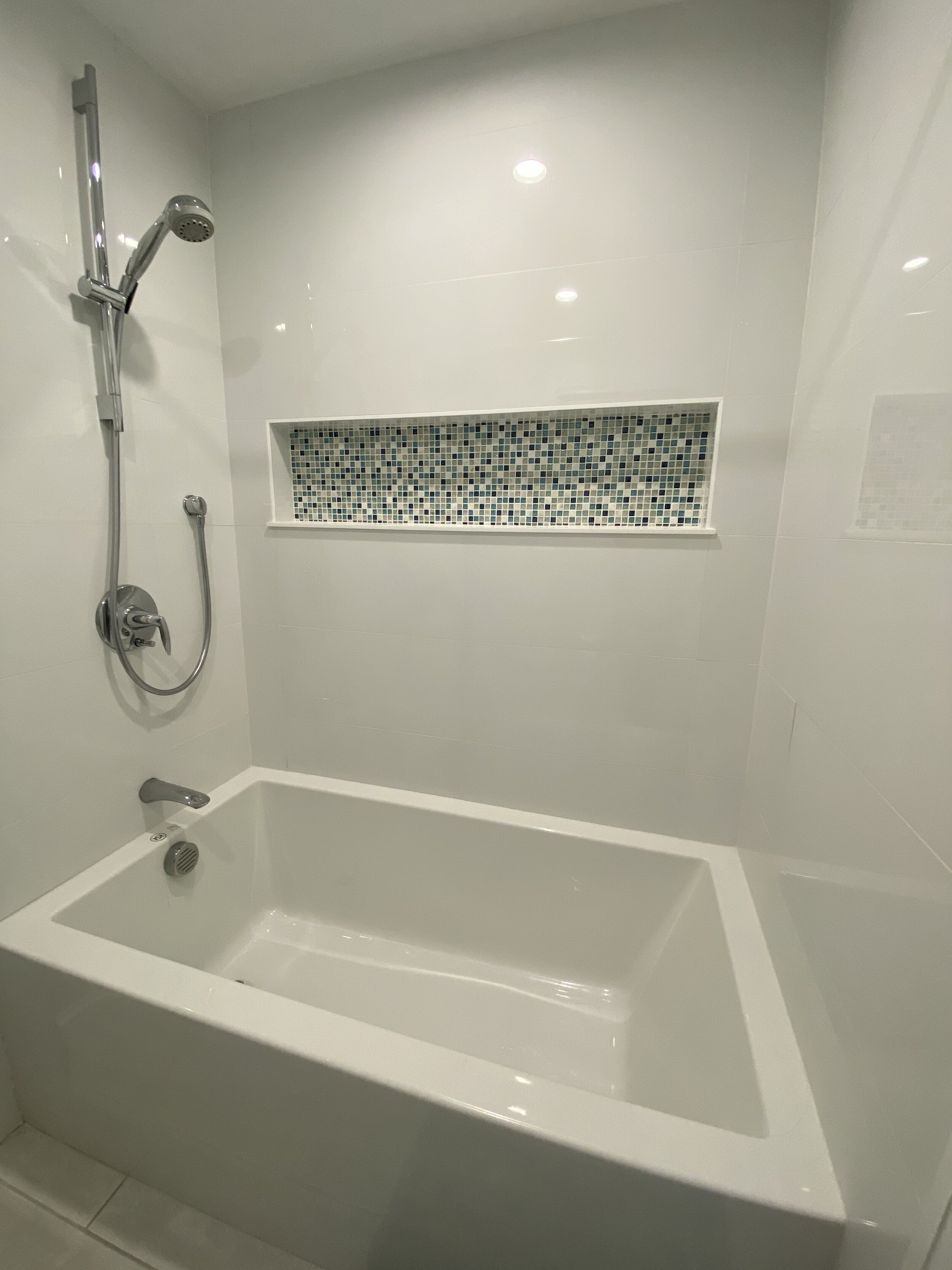 Orly Tub Full View.jpg