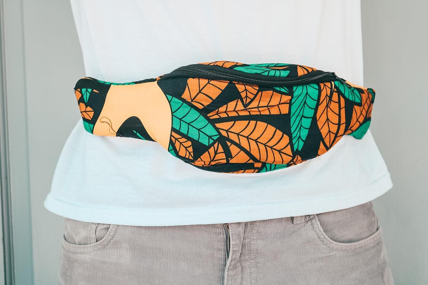 some 🔥 new prints for our Fanny packs. Go check out more on our website!! // #jinjaprints #linkinbio #handmade #africanprints #fannypack #fannypackswag