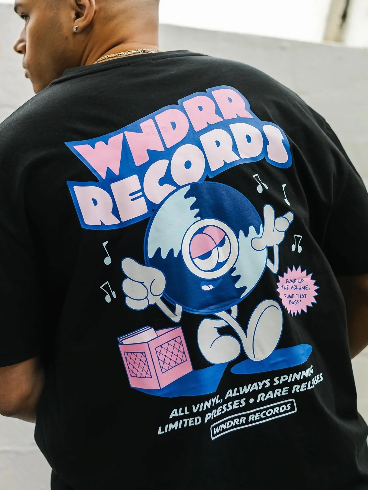 Pump up the volume, pump that bass!

Stoked to share this epic graphic I had the pleasure of working on for the legends @wndrr 

Seriously loving how the colours have come up on the black tees in this one 🤤 
 
📸 @wndrr 

&bull;

#jmoedesign #illust