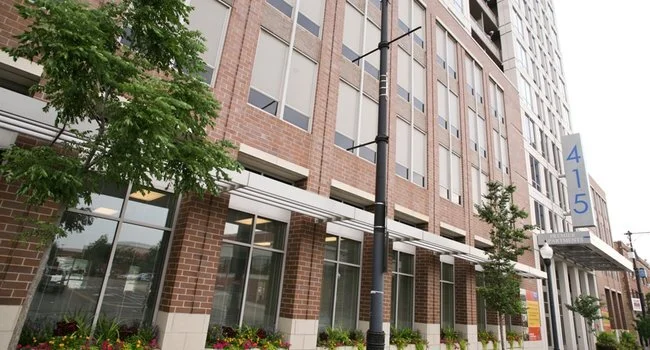 415 Premier Apartments is a 17-story rental building near the Howard CTA station.