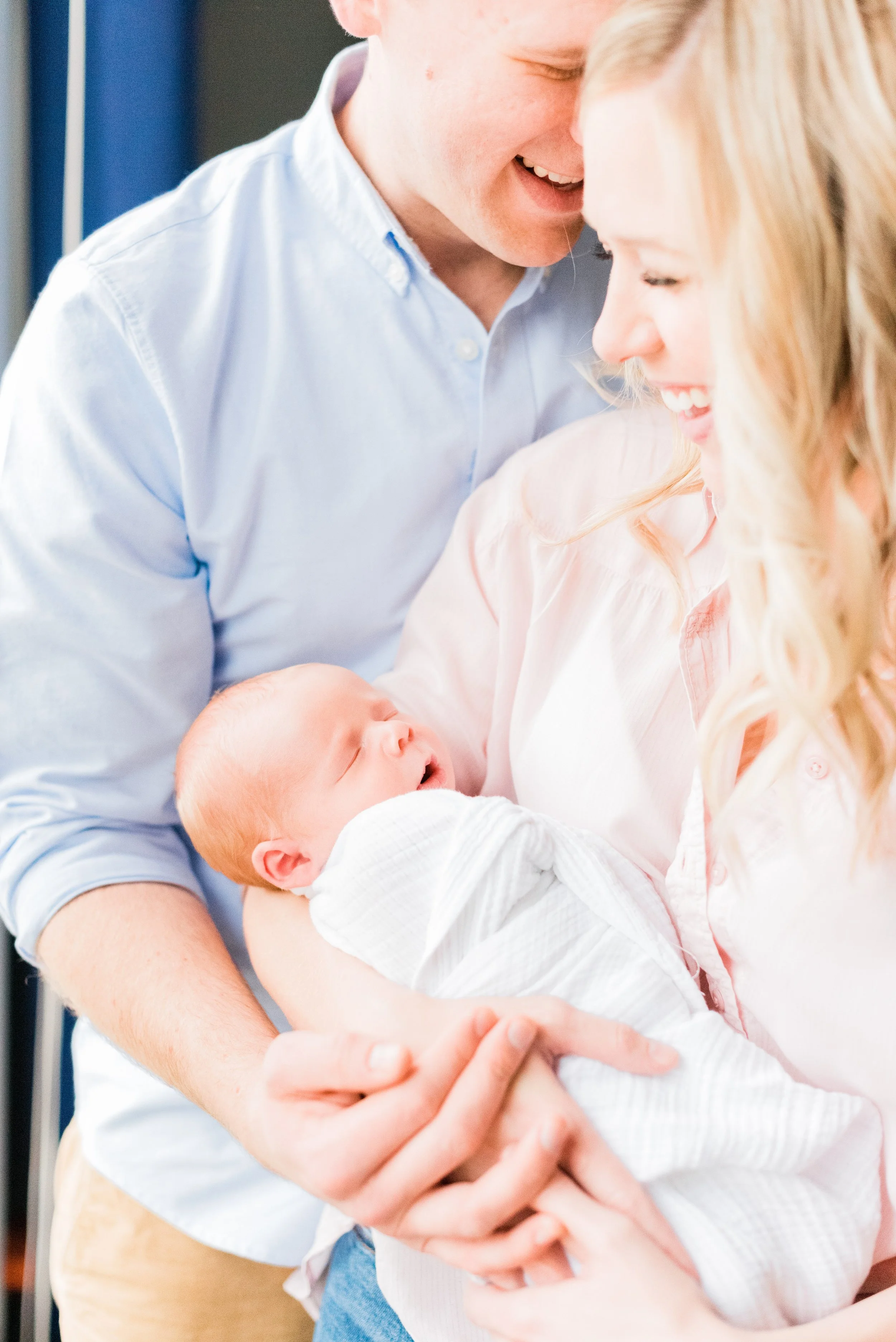  Jacquie Erickson Photography gives a list of things to do before your newborn session at your house. MD photography #JacquieEricksonPhotography #JacquieEricksonNewborns  #MDphotographer #inhomenewborn #familyportraits #newbornphotography #newborns 