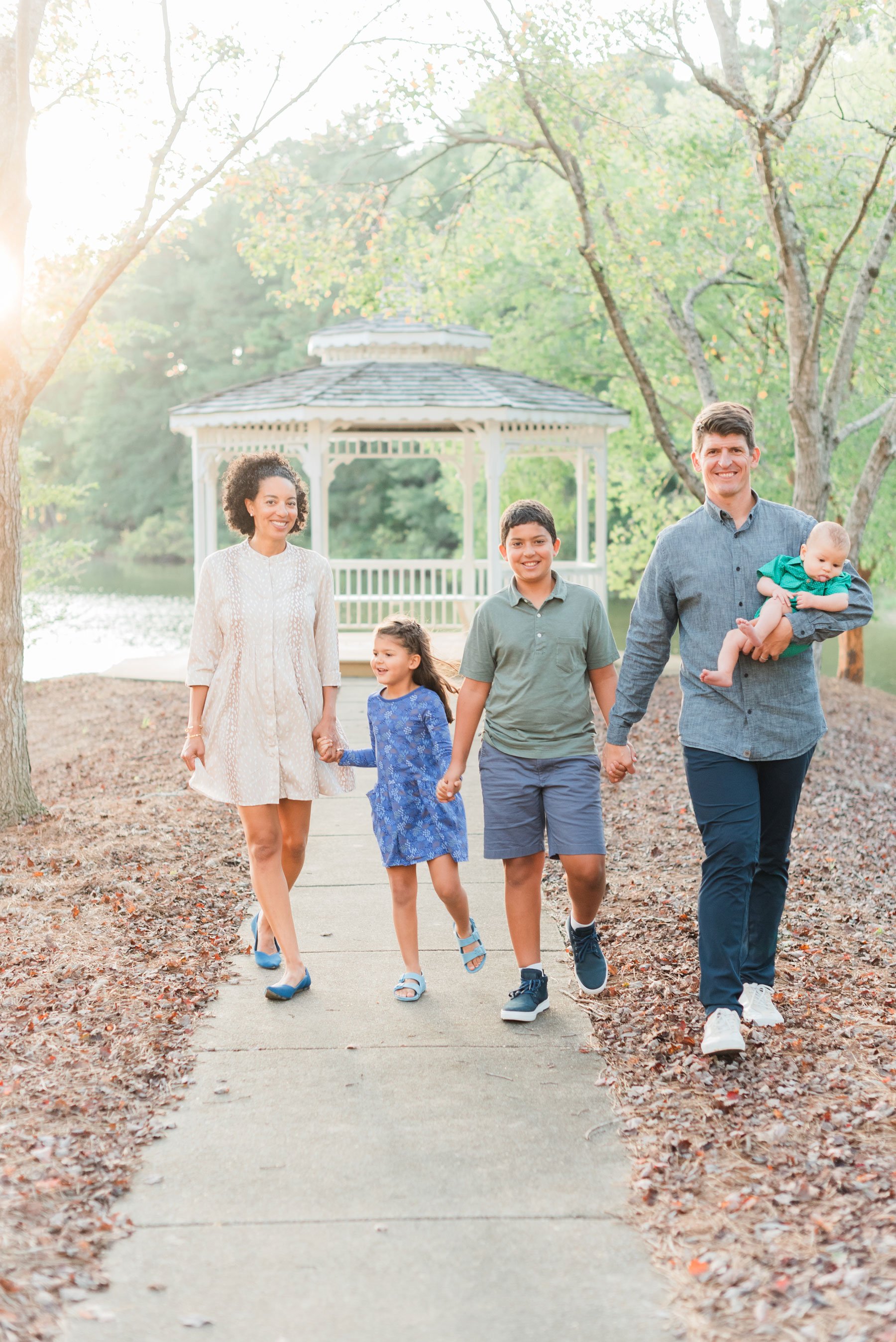    We met up at a local park for some gorgeous Georgia fall leaves and golden hour sun. #fallfamilyphotos #atlantafamilyphotographer #familyphotoswithkids #familyoutfitinspo #confidentkids #kidsselfesteem # confidencetips #georgiafamilyphotos #georgi