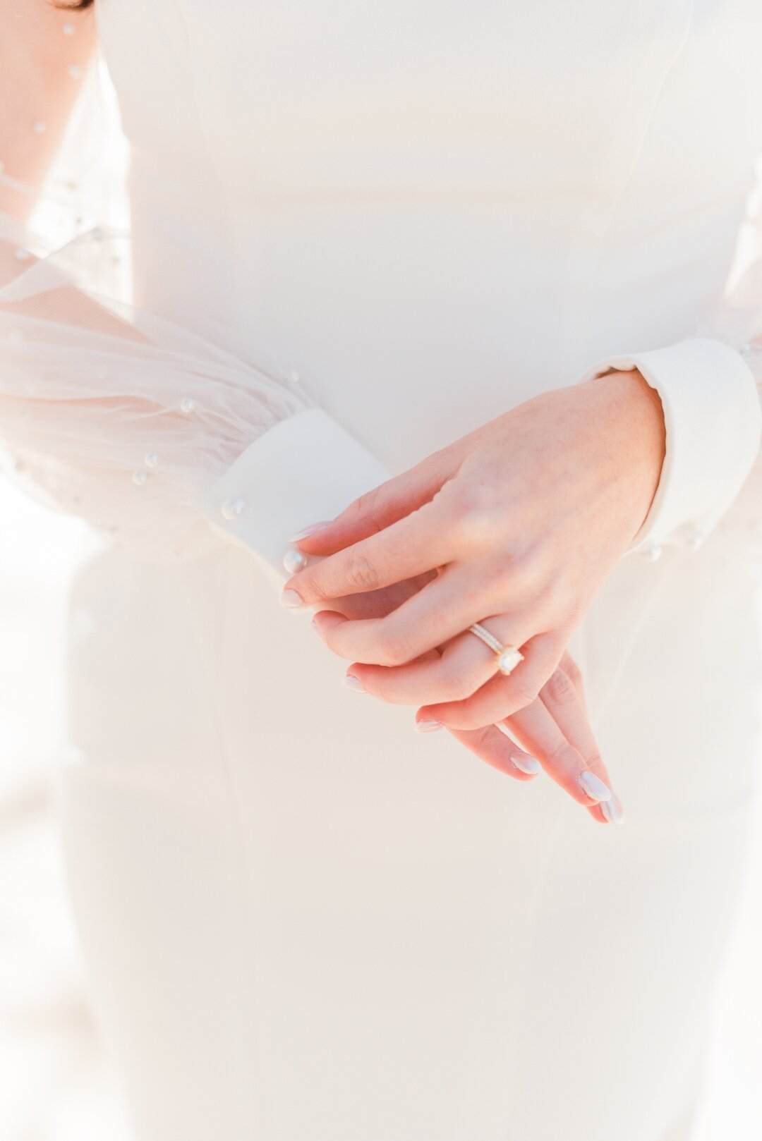 Winter Solstice, meet Mr &amp; Mrs Torris. ⁣
I could not get over how beautiful, fun, and thoughtful this wedding was. I can't wait to show you more! 

But tell me, how much do you love the details on her sleeves??