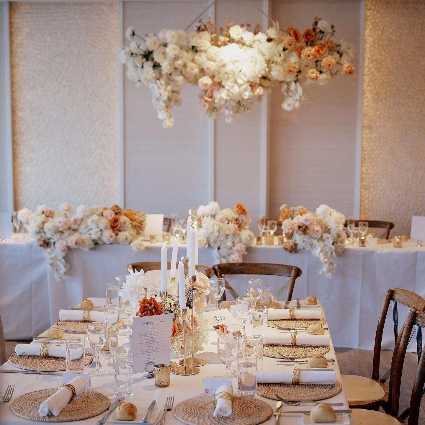 Such beautiful tones 🤍 for our darling @bonitagu 

Photography @danielgriffithsphoto 
Floral @fauxflowercompany 
Venue @zest_waterfront_venues