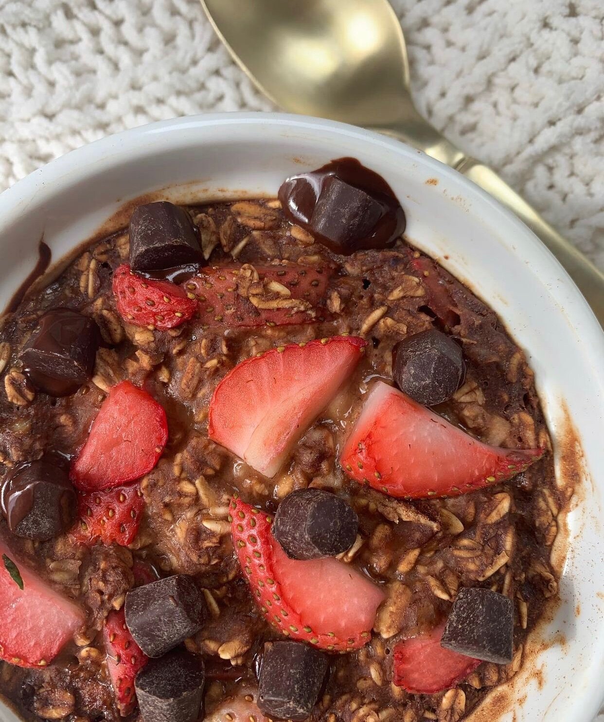 Chocolate Covered Strawberry Baked Oats