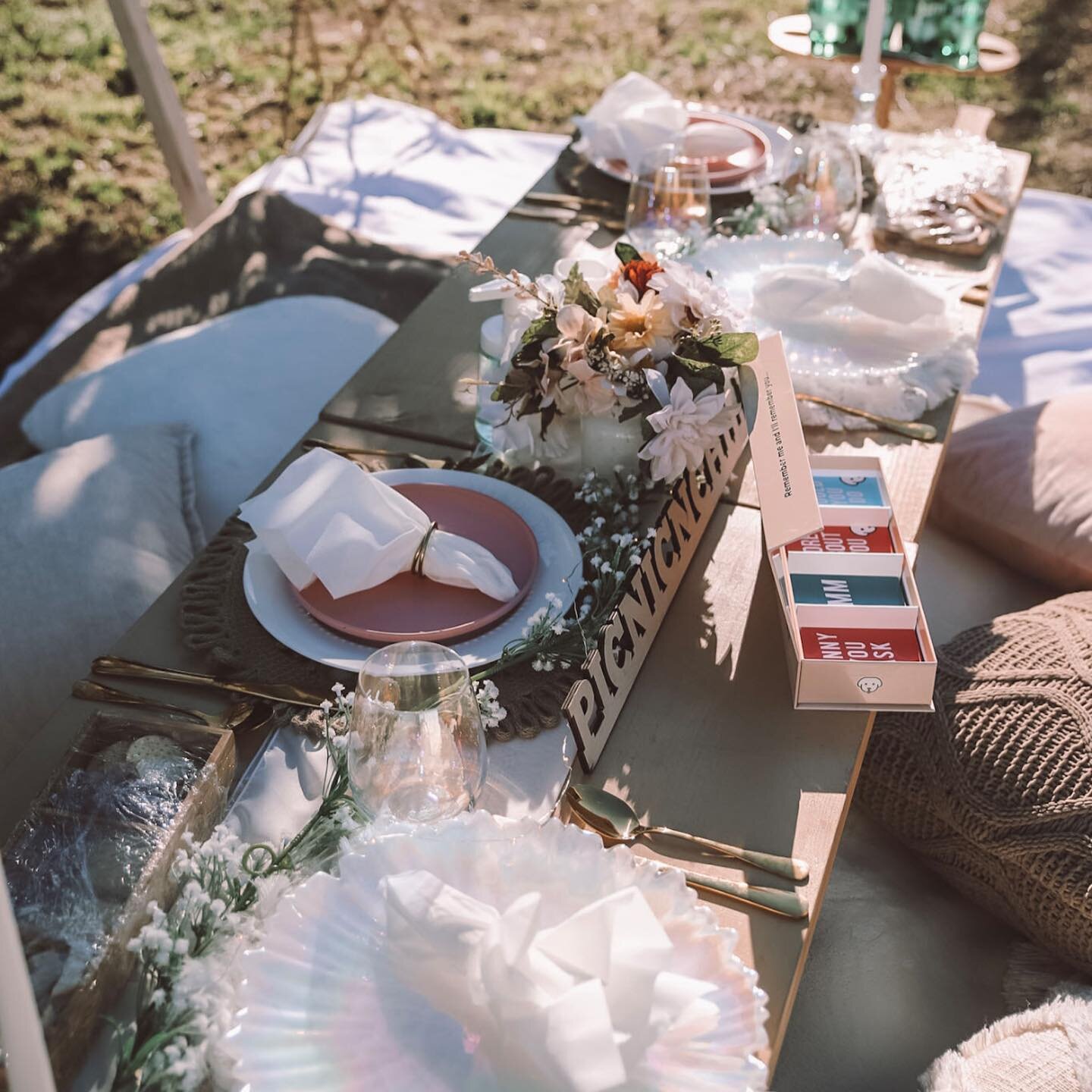 picnic date with the girls &gt; 👯&zwj;♀️🥂🎨

For bookings for 2 or more guest, Please submit a large group reservation on our website!  We do offer payment plans for our picnic bookings. 

#picnic #sfpicnic #luxurypicnic #bayareaevents #eventplanne