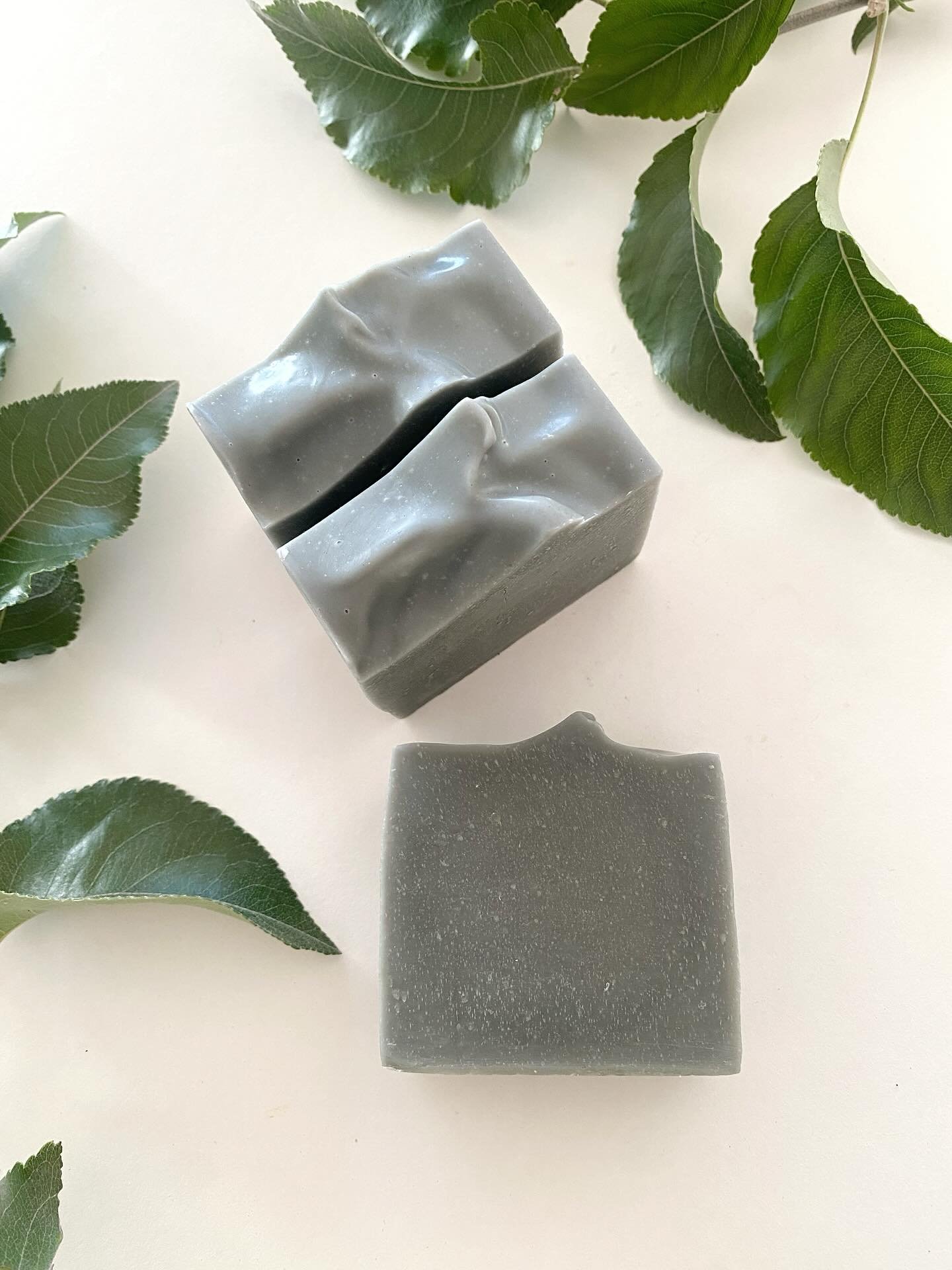 Sea Breeze Soap Bar - New Release!

A fresh uplifting scent. Whether you are outdoors or near the sea, you are surrounded by eucalyptus, rosemary and tea tree scents.

A palm oil free handmade soap bar. It is eco friendly, vegan, handmade in small ba