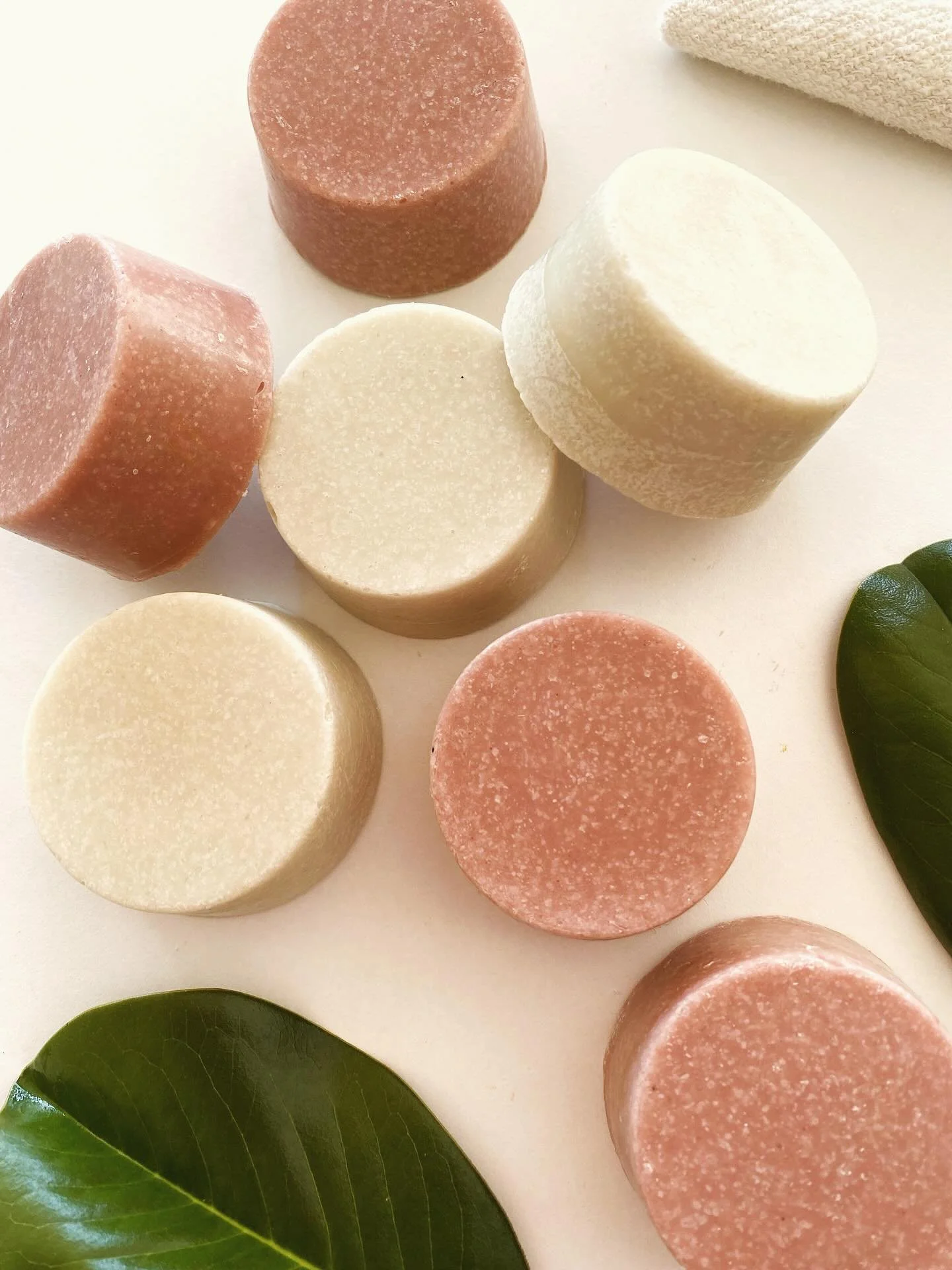 New Release - Round Salt Soap 

🪾 Tea Tree, and 
🔸 Orange and Patchouli

Adding sea salt to cold process soap does not make it scratchy but creates a mild lather with very light exfoliation as well as it releasing great mineral content. 

Enriched 