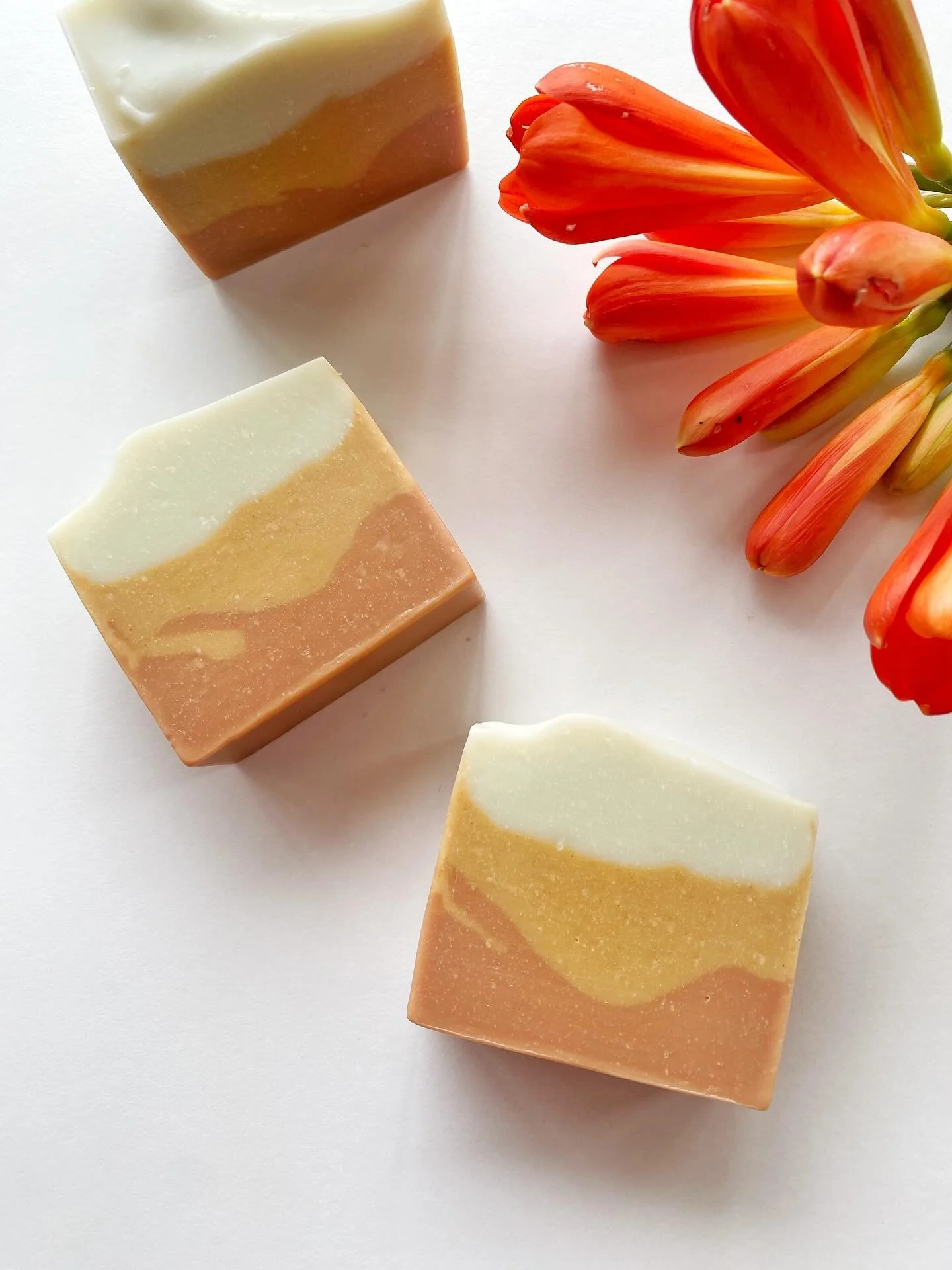 Sunrise Soap Bar 

Handmade artisan soap bar with a light and warm scent of orange + mandarin.

VEGAN / RECYCLABLE LABEL / NO HARSH CHEMICALS / MADE IN AUSTRALIA
&bull;
&bull;
&bull;
#coldprocesssoaps #smallbuisness #soap #naturalingredients #madeinm